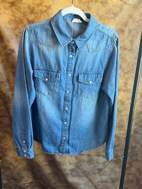 Classic Denim Button-Up Shirt - Blue